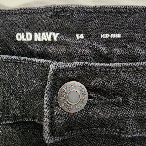 Old Navy Women's Shorts Size 14 Cuffed Mid-Rise Wow 3in Denim Jean Black Jack - Picture 4 of 6